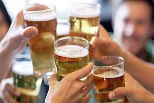 喝小酒喝多了睡觉吃瓜,小酒助眠，瓜香满室