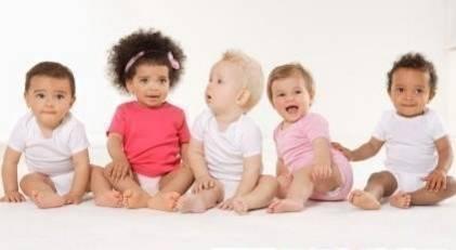 吃瓜群众亲小孩,揭秘娱乐圈温馨亲子瞬间