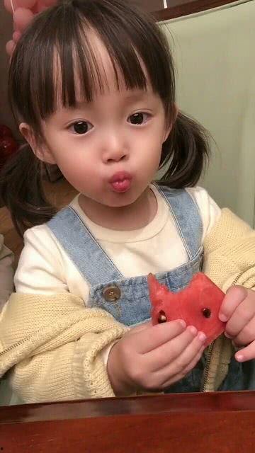 朵朵女王吃瓜,揭秘娱乐圈幕后风云